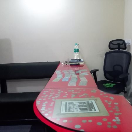 Hotel Time Palace Ooty Buitenkant foto