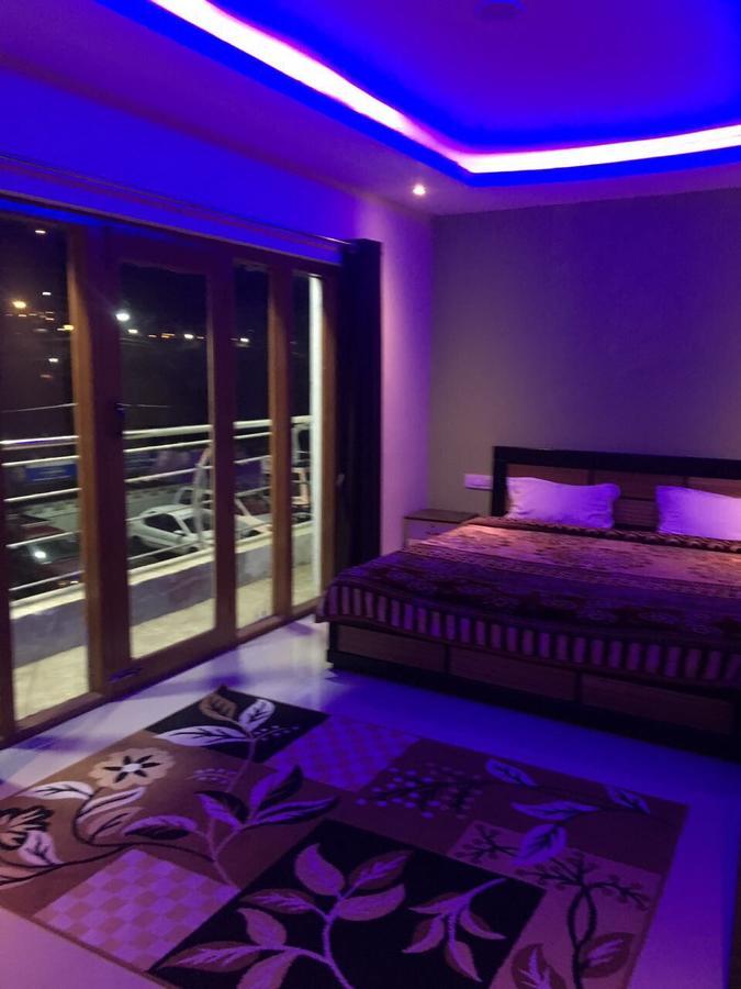 Hotel Time Palace Ooty Buitenkant foto